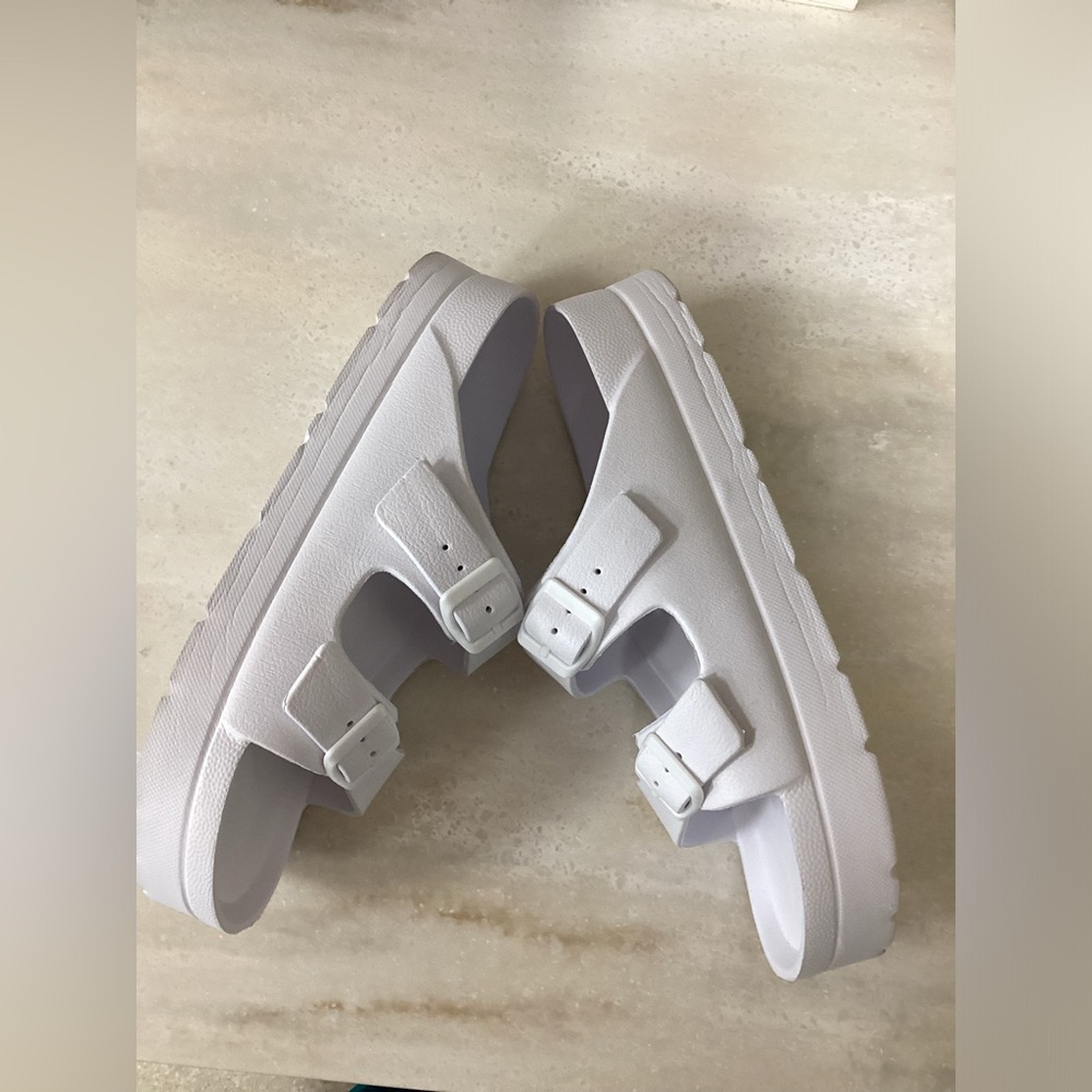 Men’s sliders - Picture 4 of 5